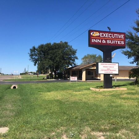 Hebbronville Executive Inn Exterior photo