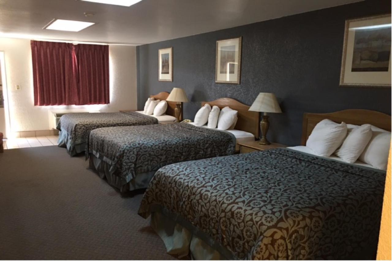 Hebbronville Executive Inn Exterior photo