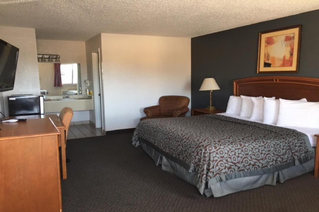 Hebbronville Executive Inn Exterior photo