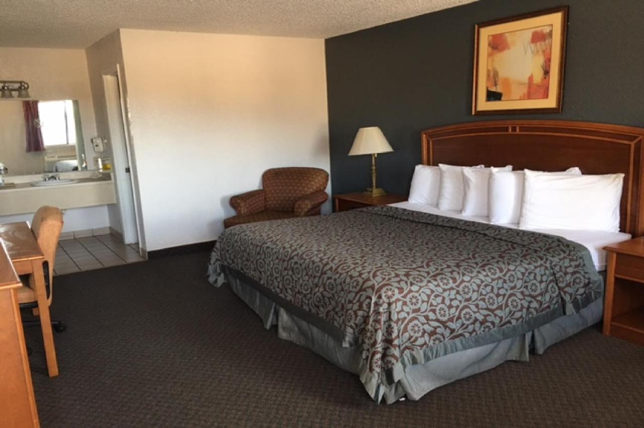 Hebbronville Executive Inn Exterior photo