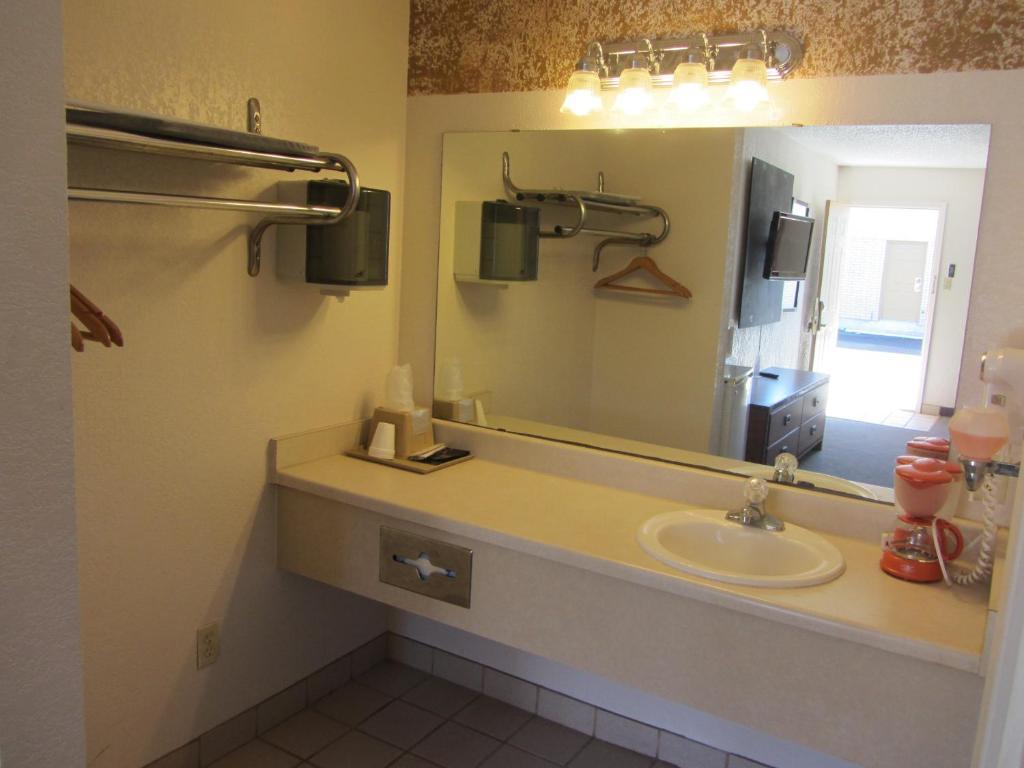 Hebbronville Executive Inn Room photo
